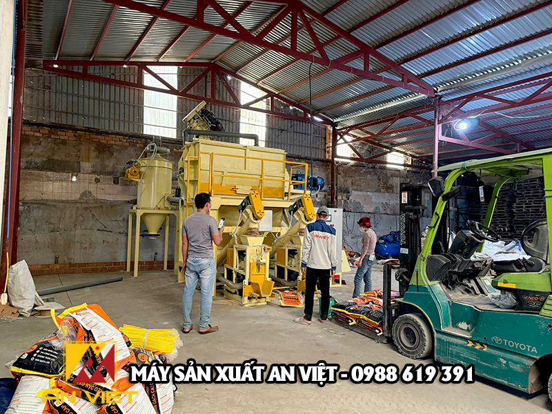 Bàn giao dây chuyền sản xuất keo dán gạch  4-5 Tấn/giờ tại Đà Nẵng